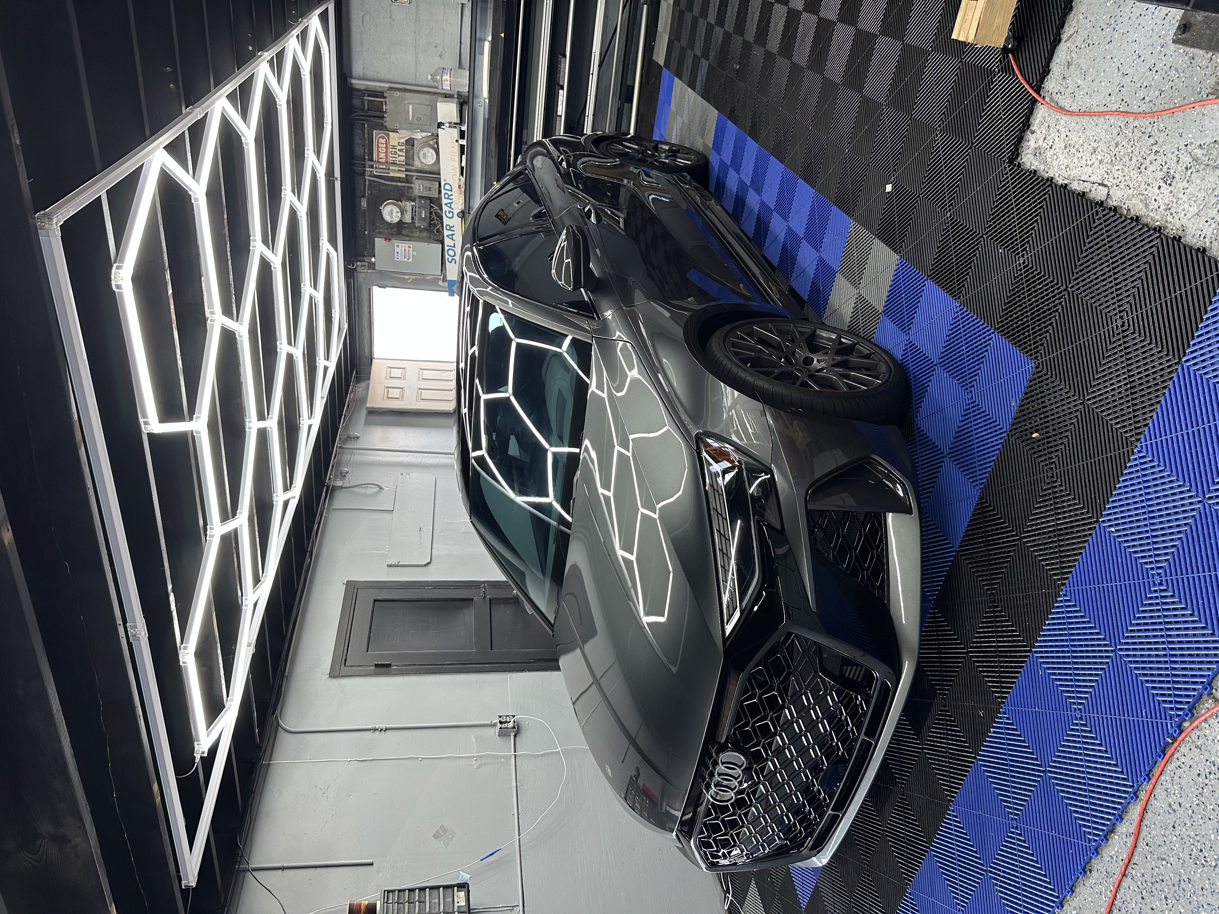 Exterior shop mural view